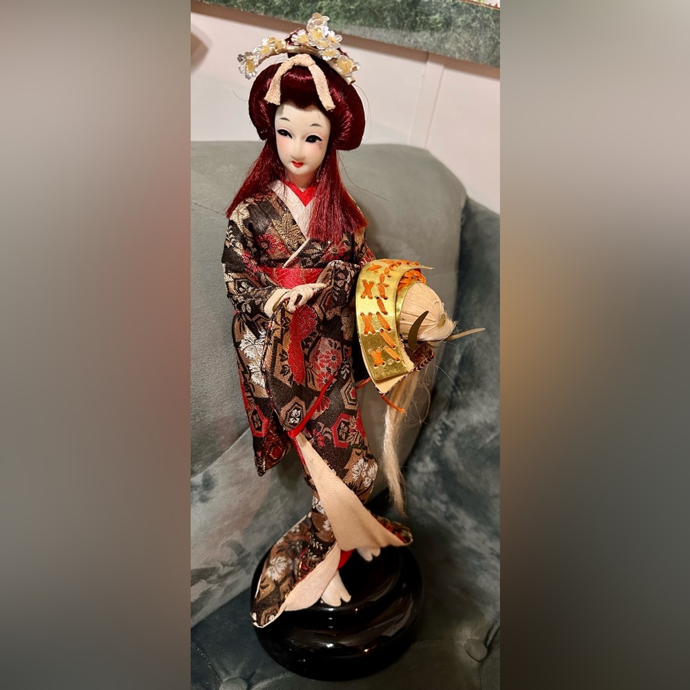Vintage Japanese Geisha musical doll